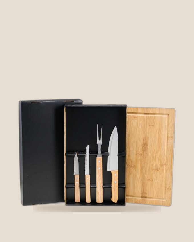 Kit churrasco 5 peças · com tábua personalizado